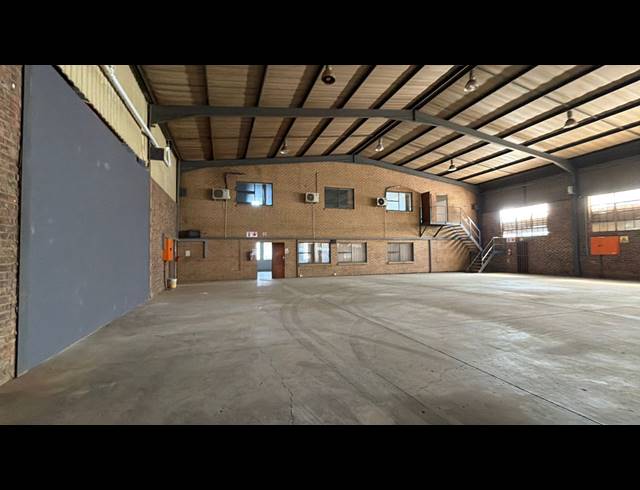 1,840M² WAREHOUSE TO LET IN MEADOWDALE